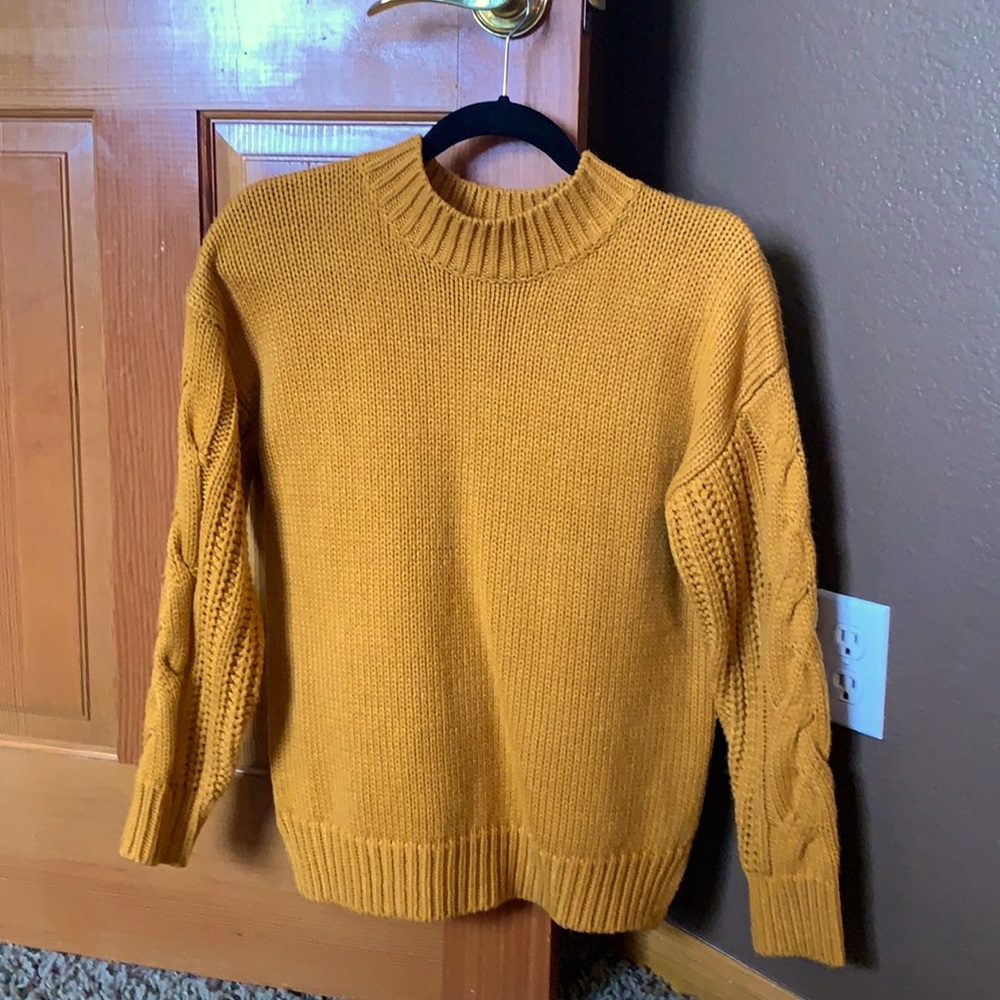 XS Cable-knit Sweater